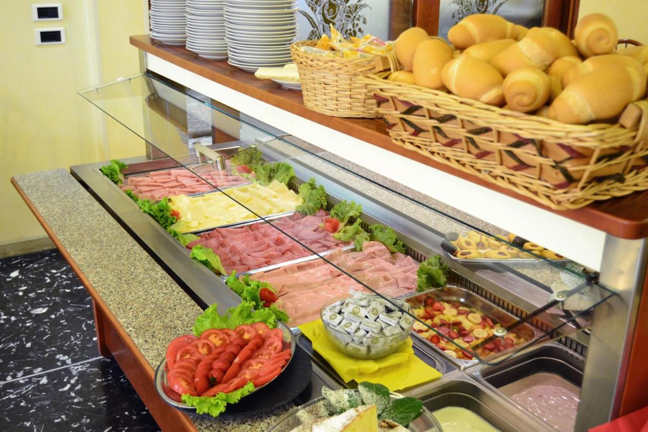 לידו די ג'סולו Hotel Ettoral מראה חיצוני תמונה