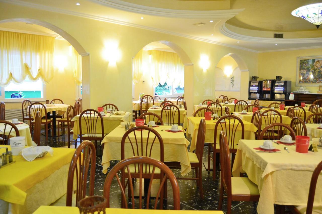 לידו די ג'סולו Hotel Ettoral מראה חיצוני תמונה